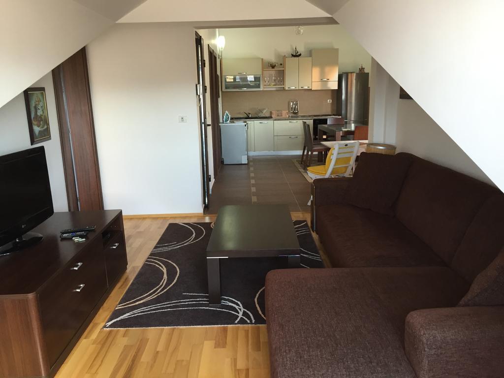 Apartments Ivan Petrovac Стая снимка
