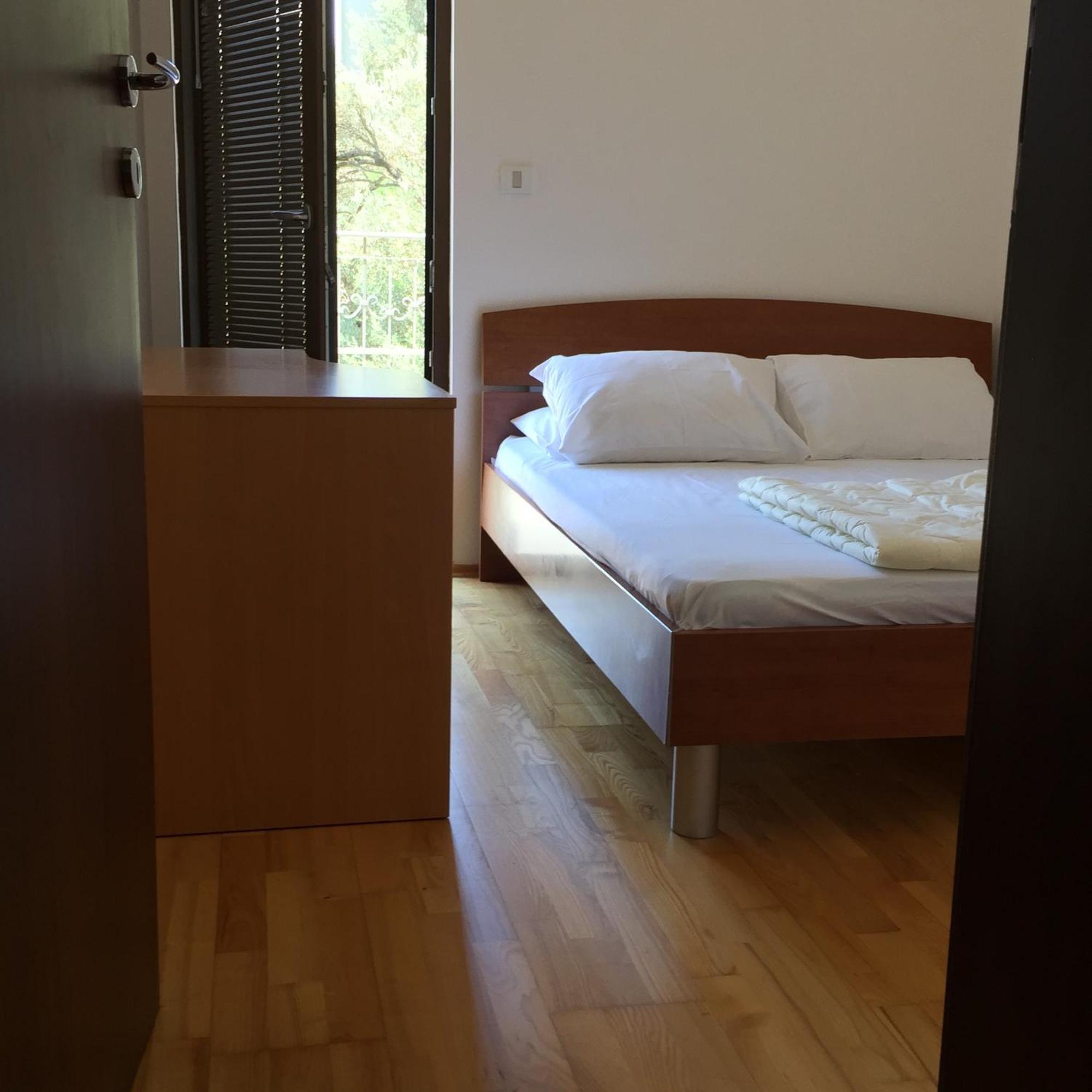 Apartments Ivan Petrovac Стая снимка