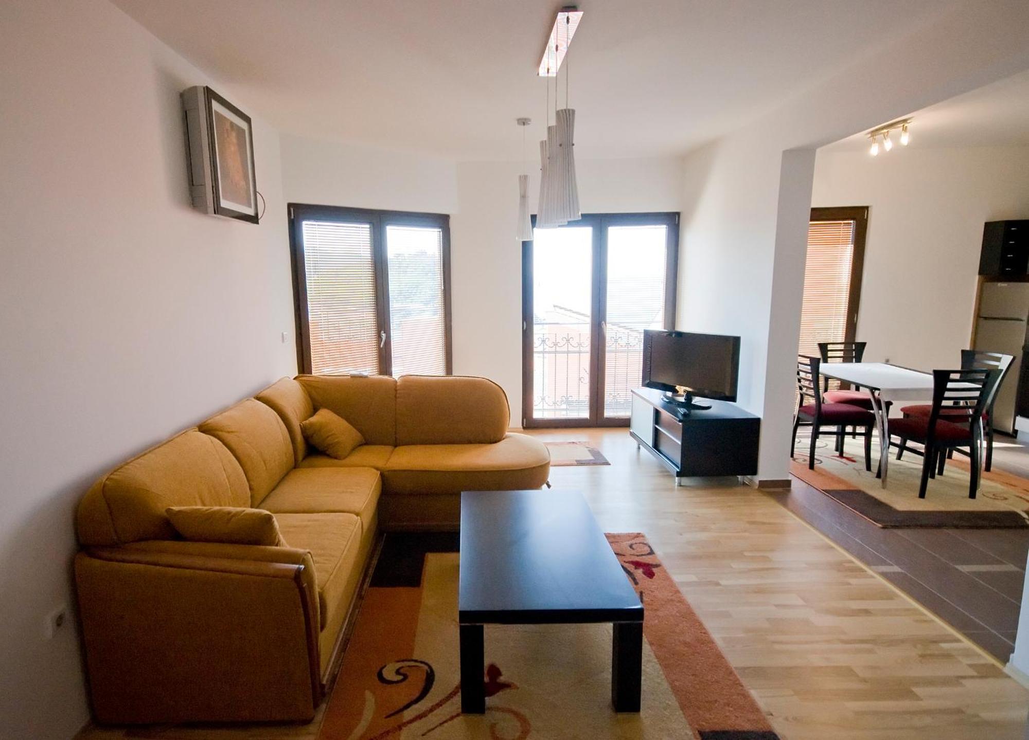 Apartments Ivan Petrovac Стая снимка