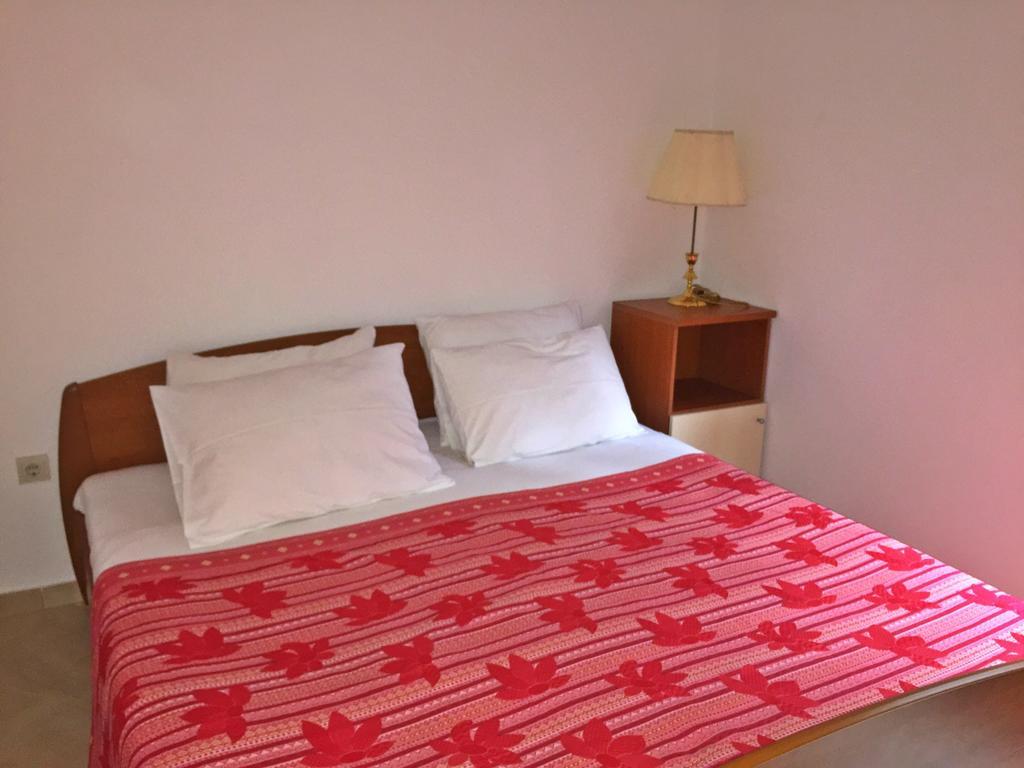 Apartments Ivan Petrovac Екстериор снимка