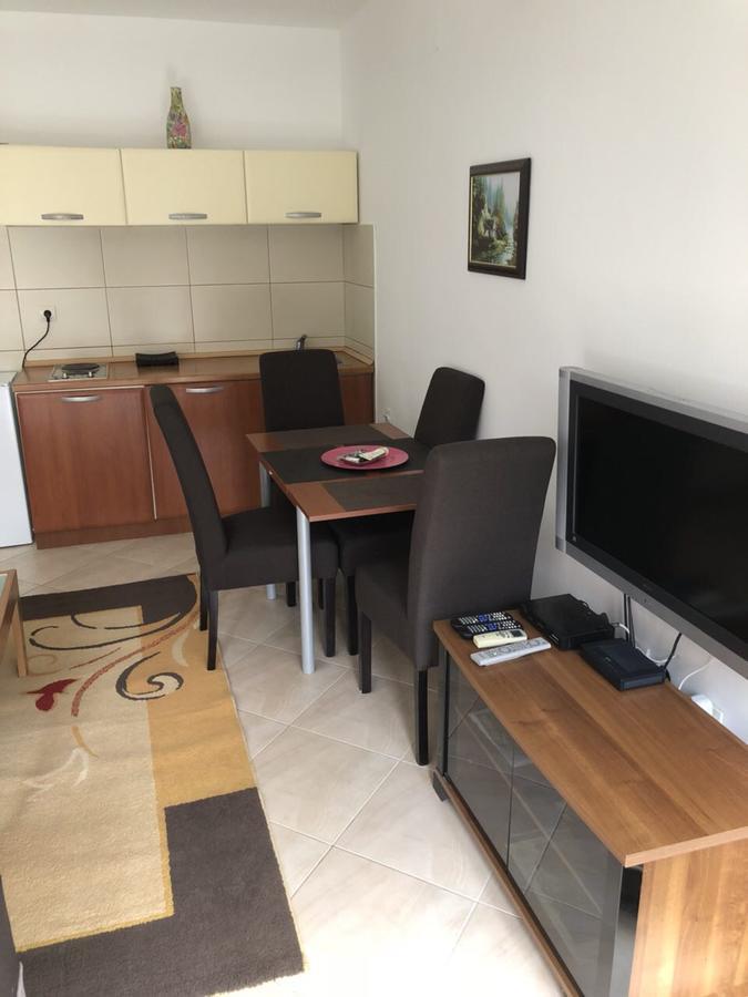 Apartments Ivan Petrovac Екстериор снимка