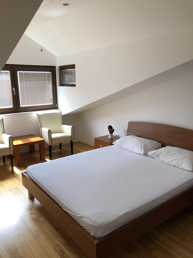 Apartments Ivan Petrovac Екстериор снимка